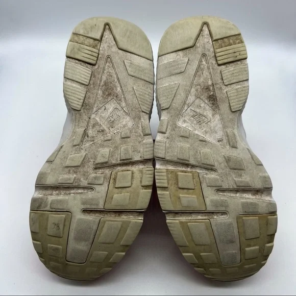 Nike Air Huarache University Red Sneakers - Picture 9 of 11